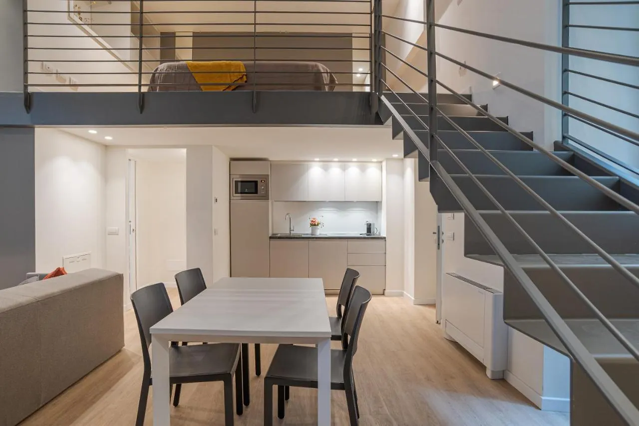 Suite Grimoldi - By Myhomeincomo Apartment