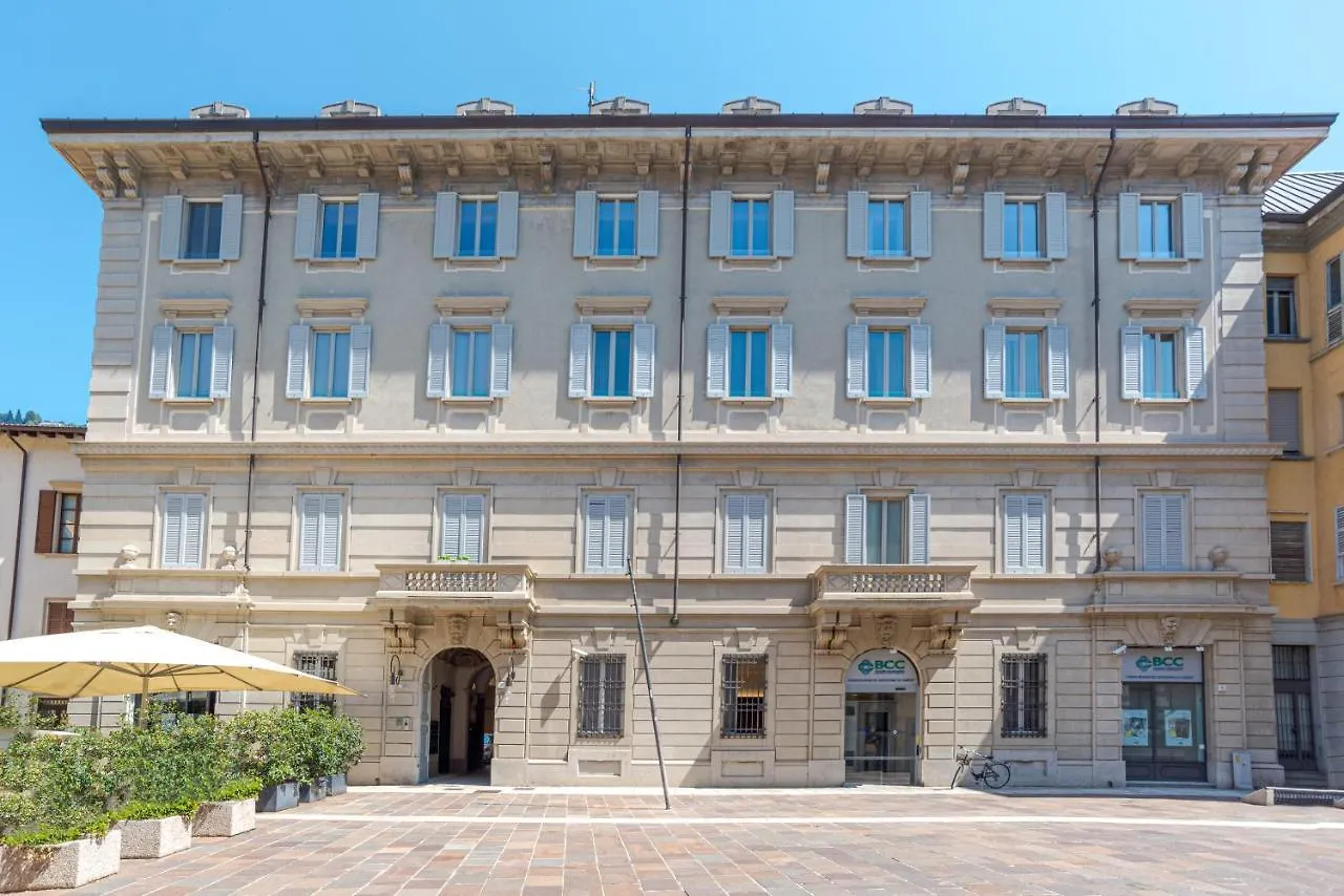 Suite Grimoldi - By Myhomeincomo location