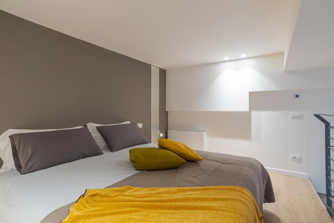 Suite Grimoldi - By Myhomeincomo 0*, Como Italy